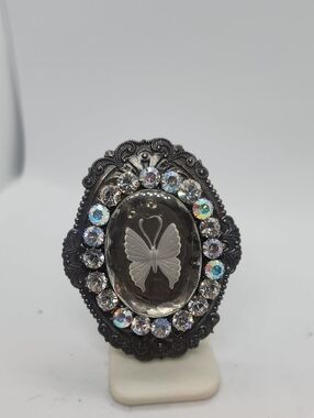 GASOLINE GLAMOUR RHINESTONE BUTTERFLY CAMEO RING 🦋🦋🦋